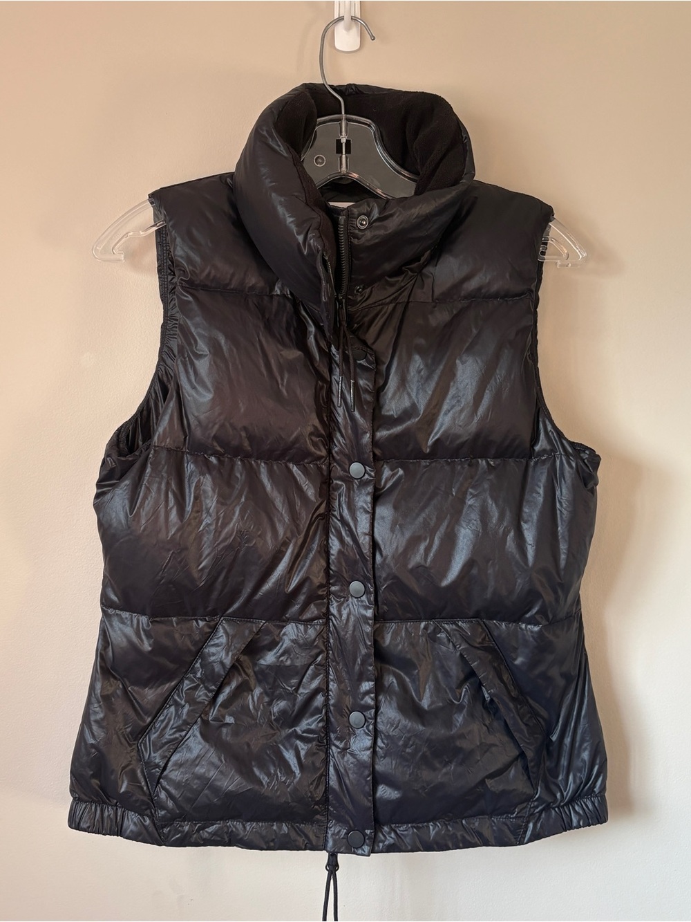Aritzia Community Down Feather Filled Glossy Black Puffer Vest Small S